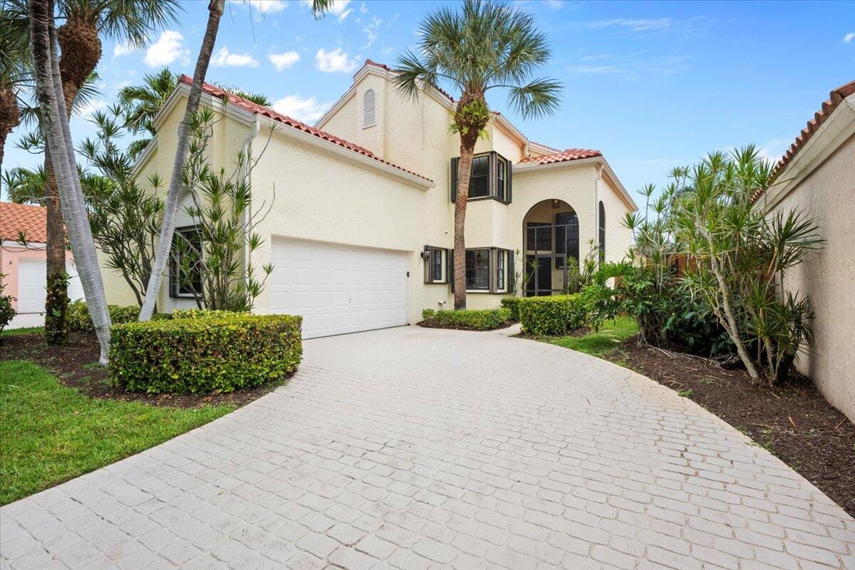 2518 La Lique Circle, Palm Beach Gardens, FL 33410 photo 2