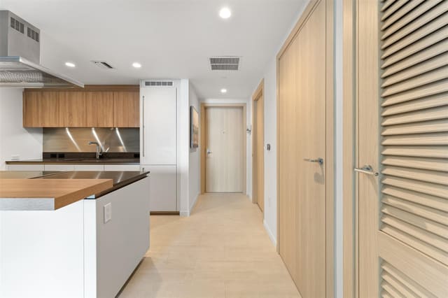 1000 Brickell Plaza 3103, Miami, FL 33131