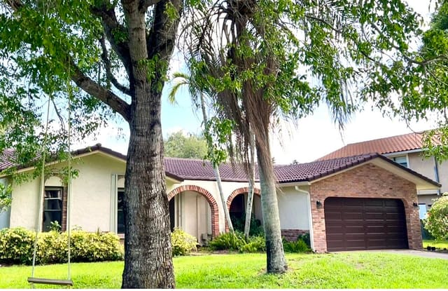 8896 NW 21st Street, Coral Springs, FL 33071