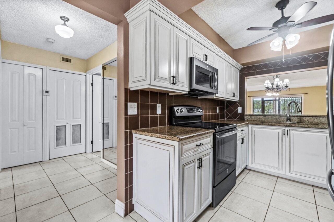 7891 Willow Spring Drive 1013, Lake Worth, FL 33467 photo 8