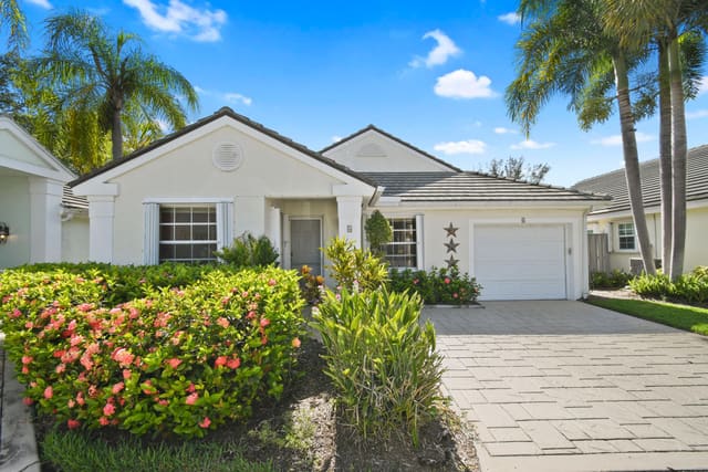 4 Admirals Court, Palm Beach Gardens, FL 33418