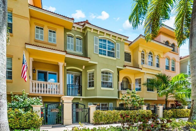 11840 Valencia Gardens Avenue, Palm Beach Gardens, FL 33410