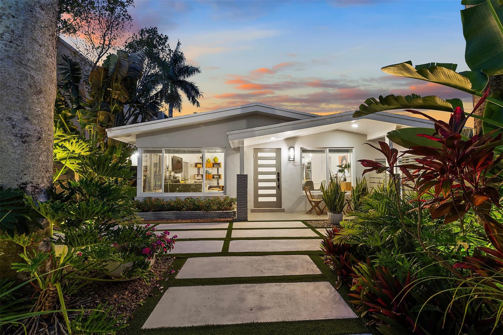 1033 NE 16 Avenue, Fort Lauderdale, FL 33304