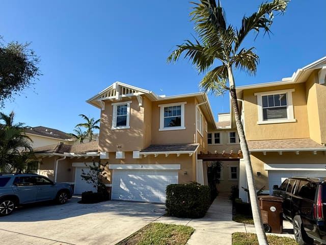 855 Marina Del Ray Lane 2, West Palm Beach, FL 33401