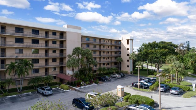 7770 Tahiti Lane 408, Lake Worth, FL 33467