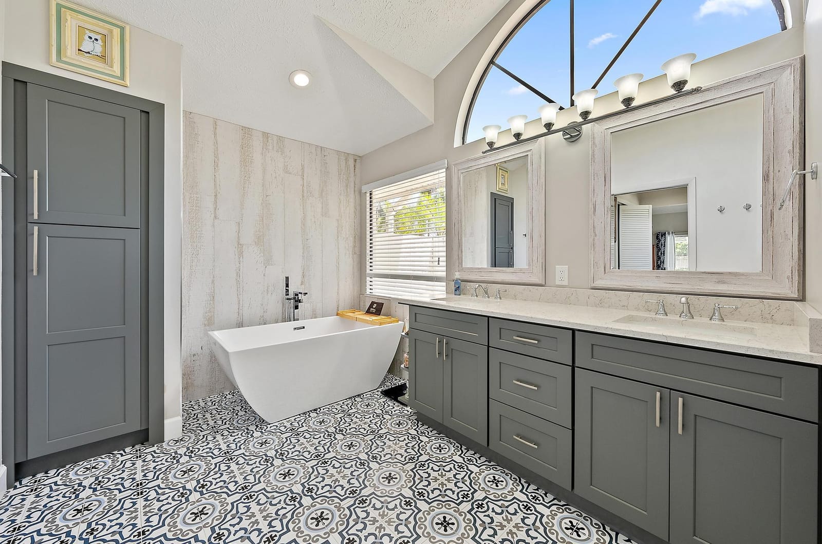 407 SE Duff Court, Port St. Lucie, FL 34984