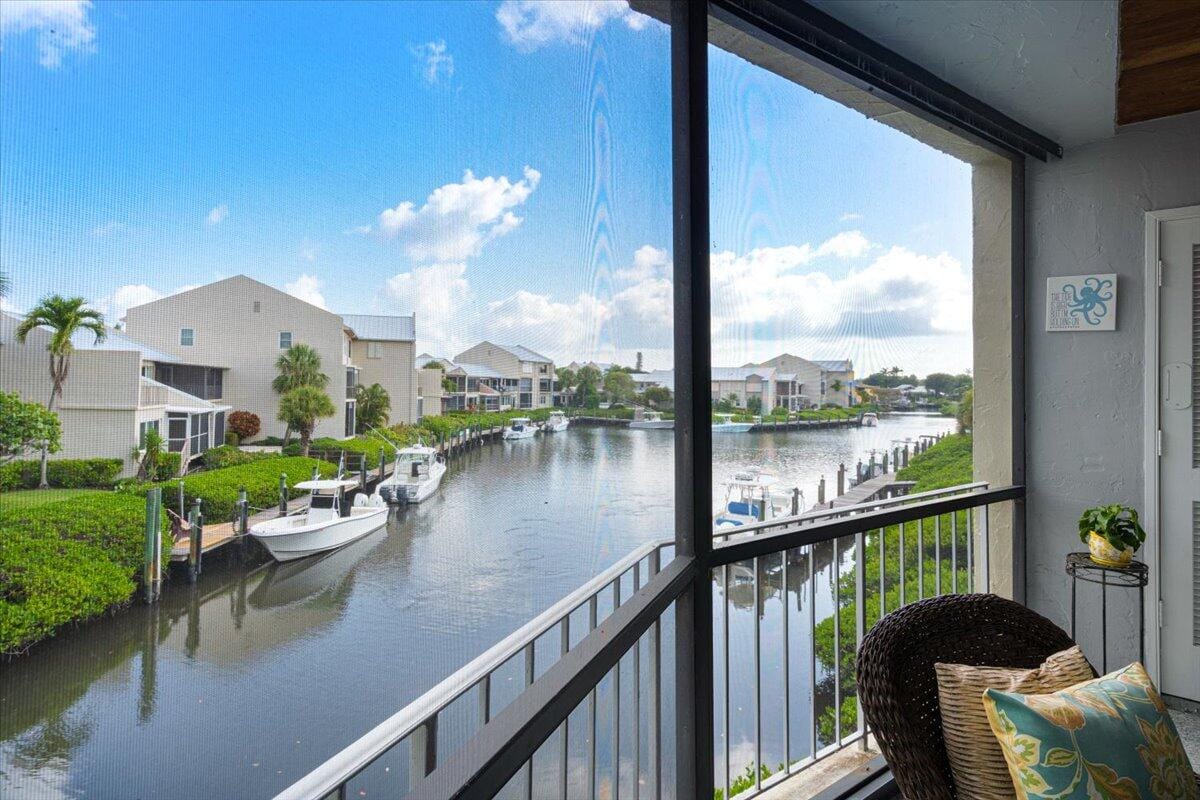 3901 SE Saint Lucie Boulevard D-31, Stuart, FL 34997 photo 2