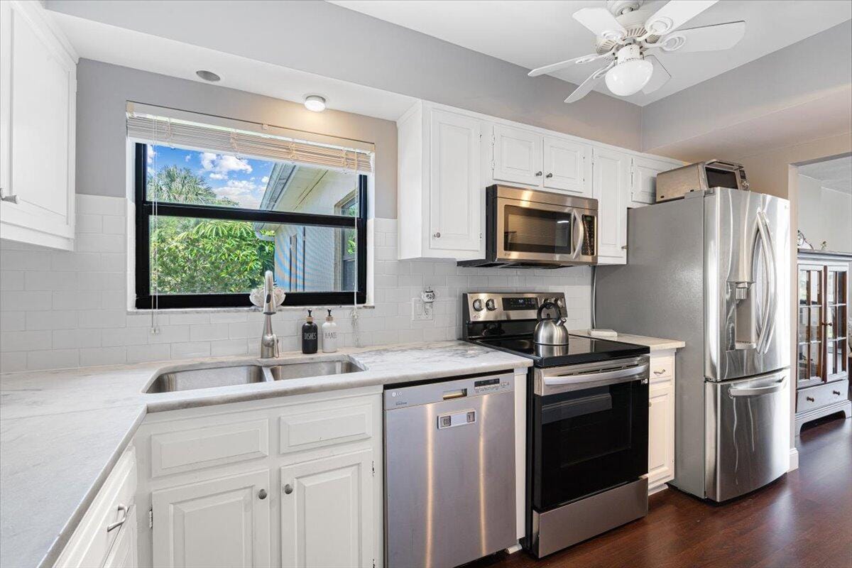 3901 SE Saint Lucie Boulevard D-31, Stuart, FL 34997 photo 14