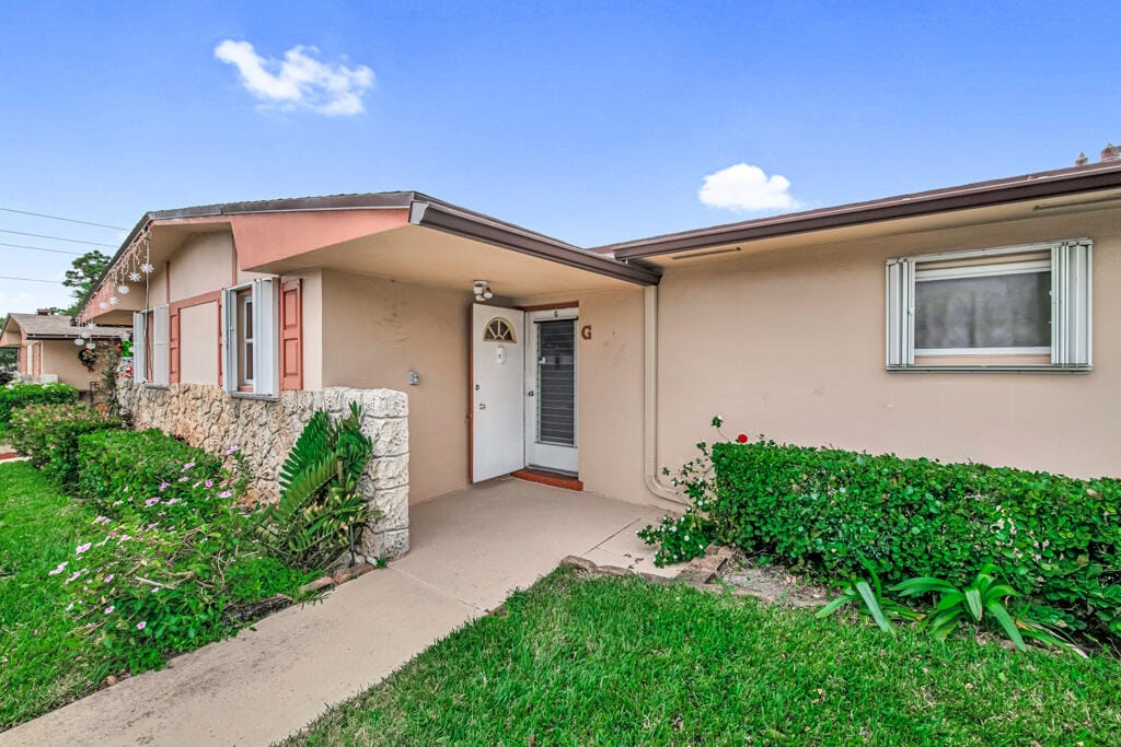 2985 Crosley Drive W G, West Palm Beach, FL 33415