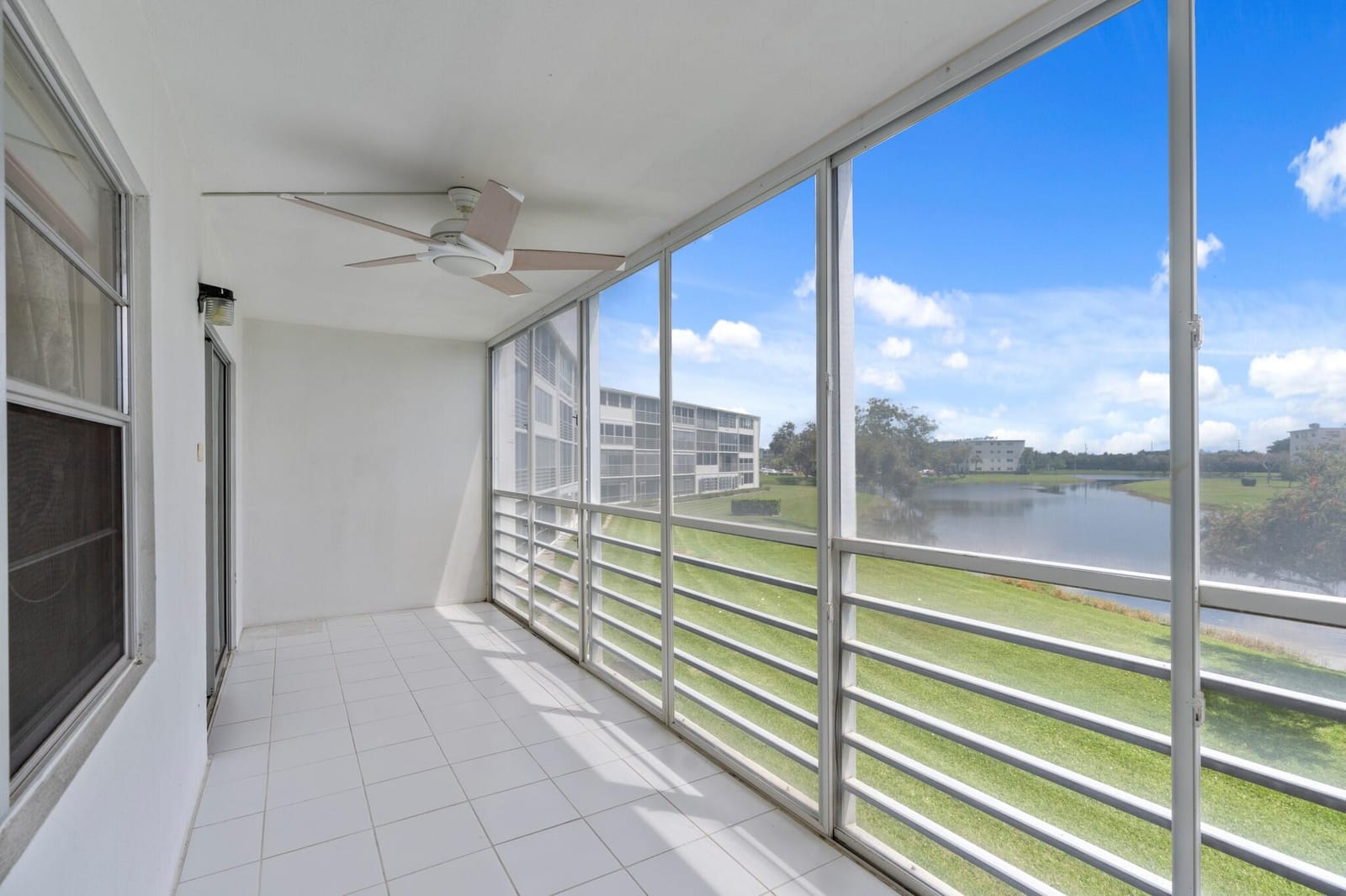 2023 Guildford B, Boca Raton, FL 33434 photo 3