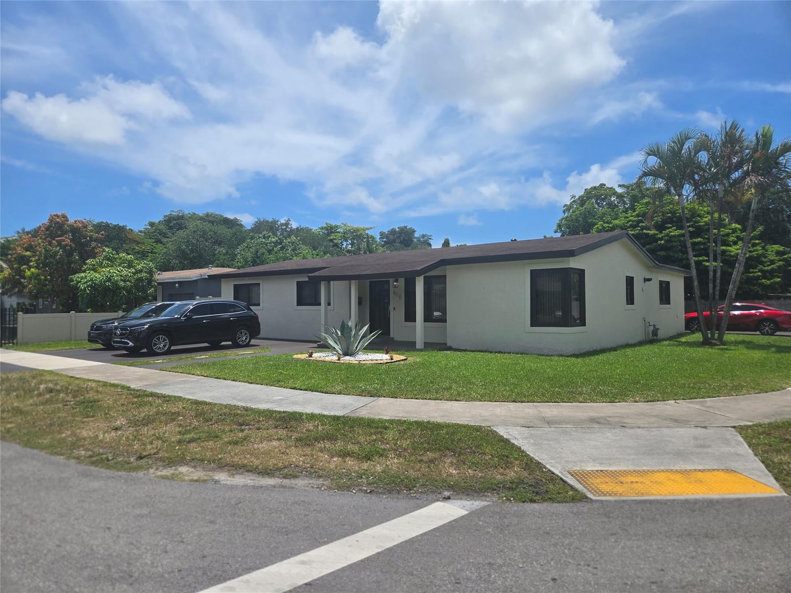800 NE 155th Terrace, Miami, FL 33162 photo 2