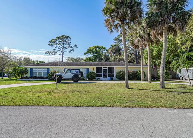 2845 Tropical Avenue, Vero Beach, FL 32960