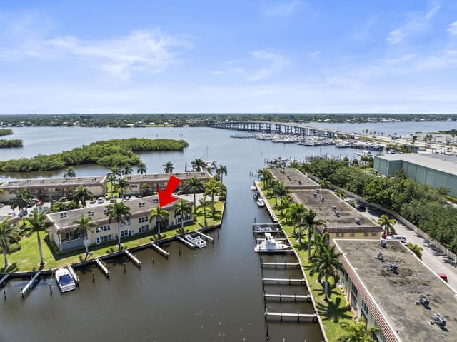 2600 S Kanner Highway J9, Stuart, FL 34994