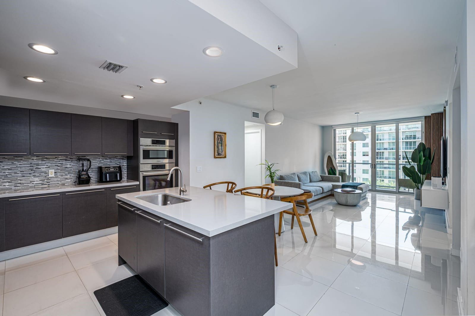 7751 NW 107th Avenue 508, Doral, FL 33178 photo 3