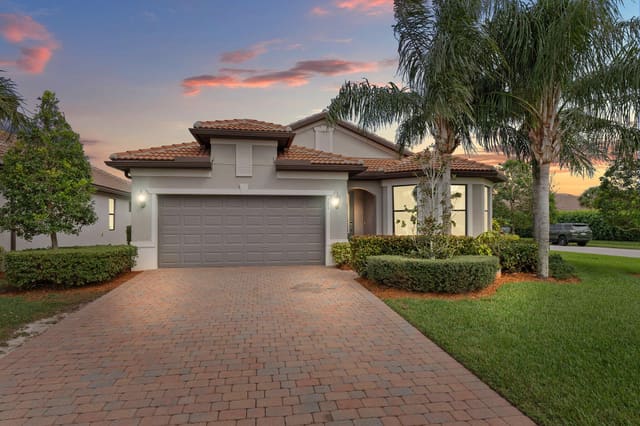 581 SE Monet Drive, Port St. Lucie, FL 34984