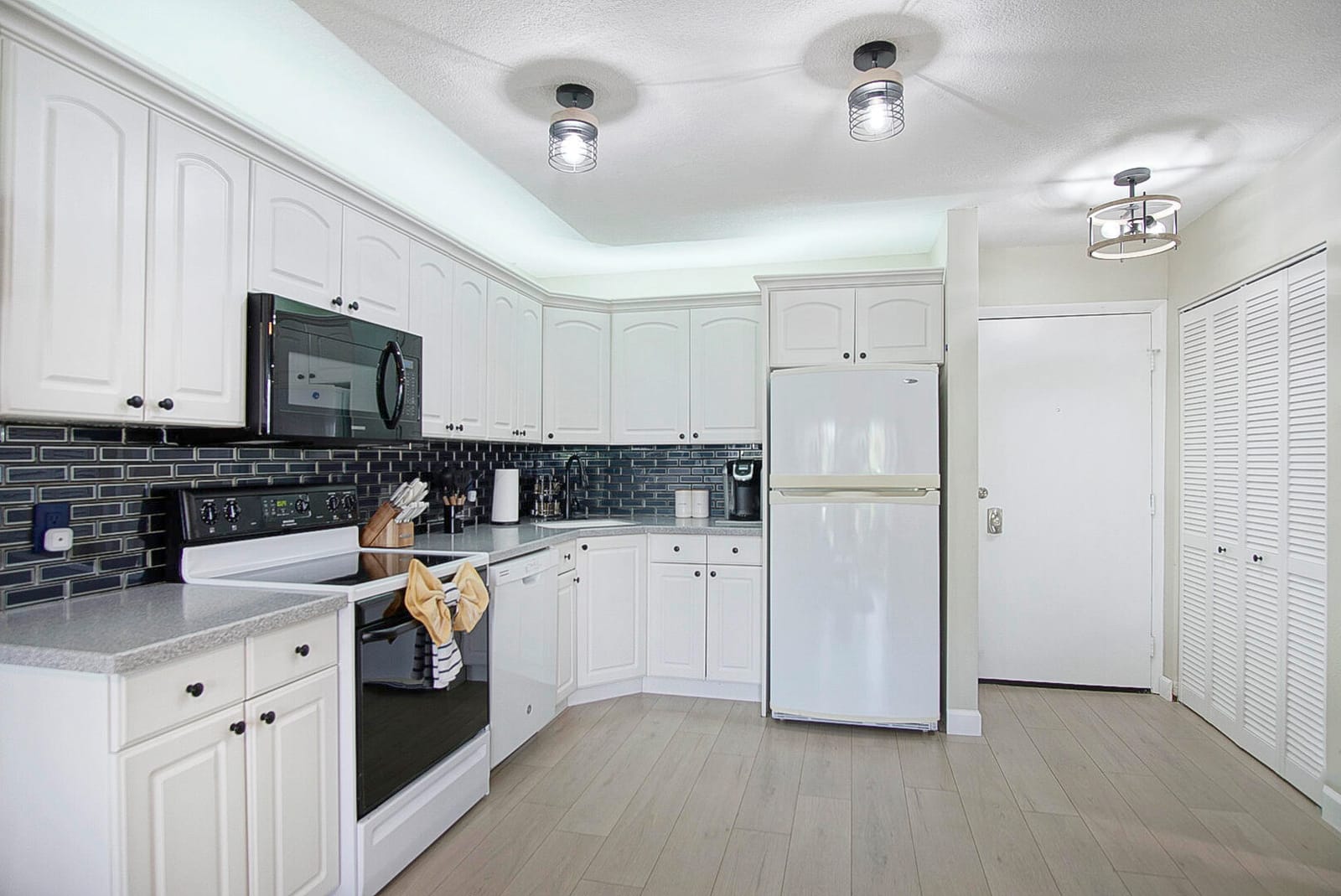 2400 S Ocean Drive V-514 — photo 7