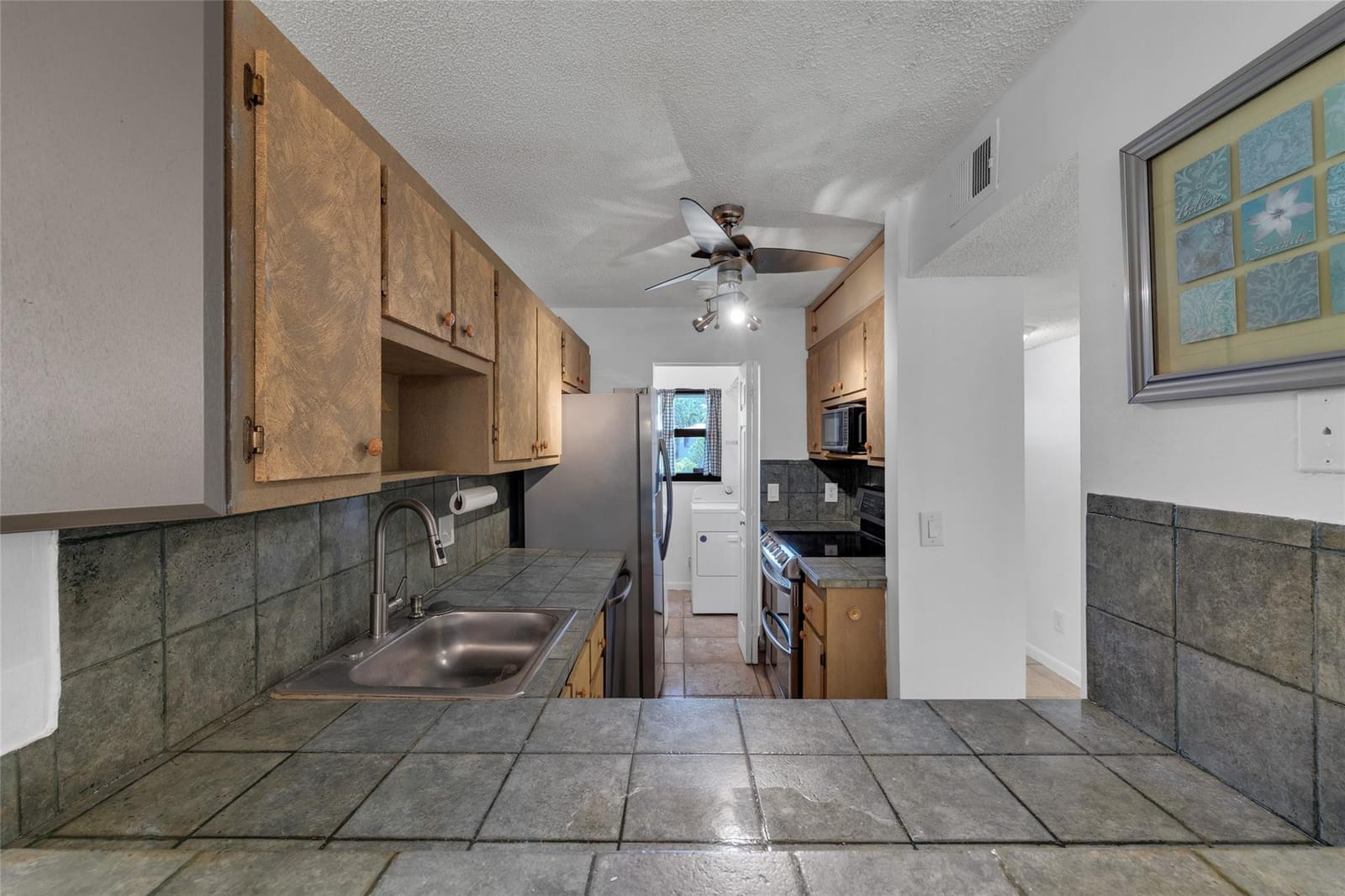2912 NE 8th Terrace 204 — photo 12