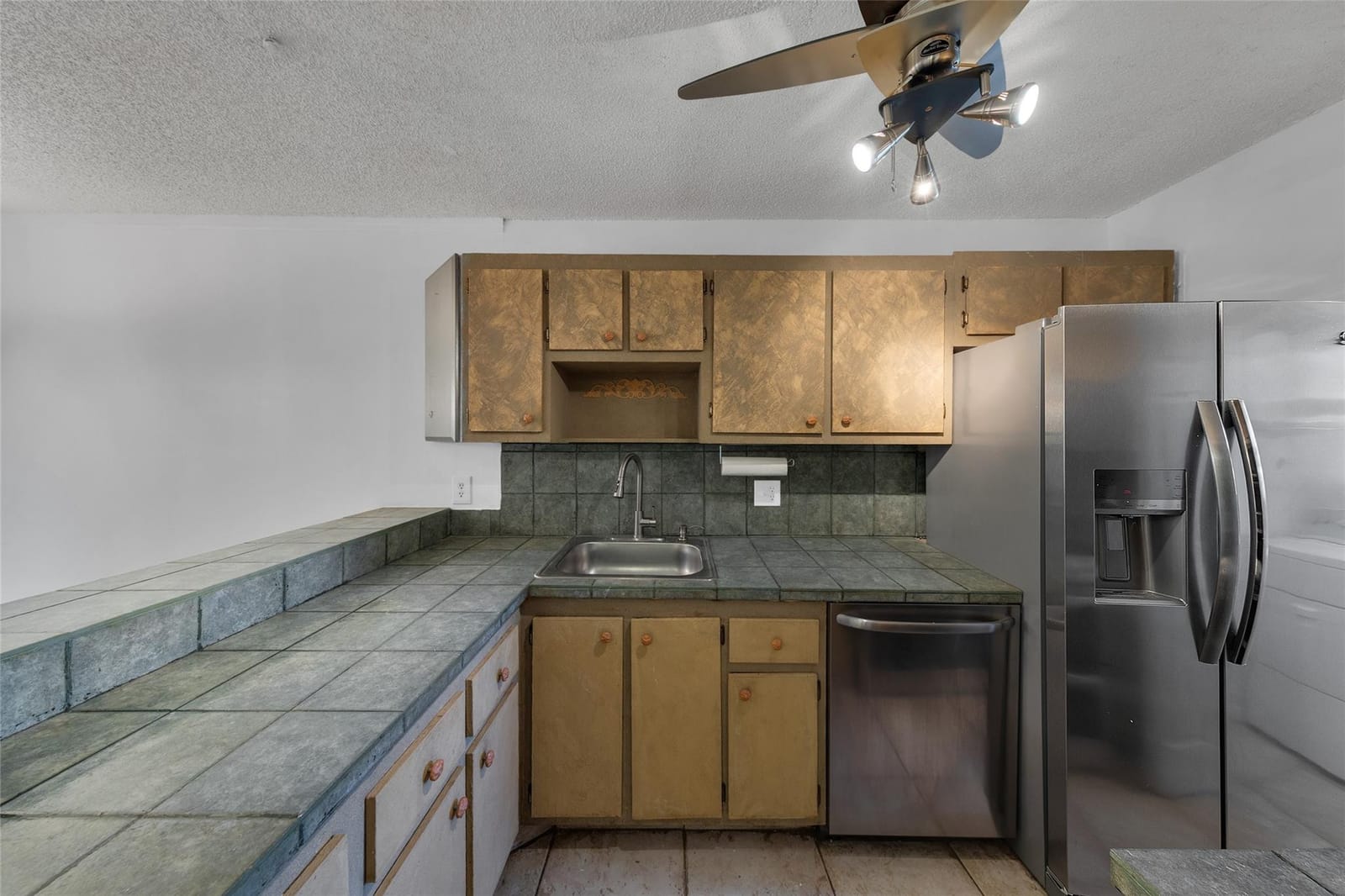 2912 NE 8th Terrace 204, Oakland Park, FL 33334 photo 13