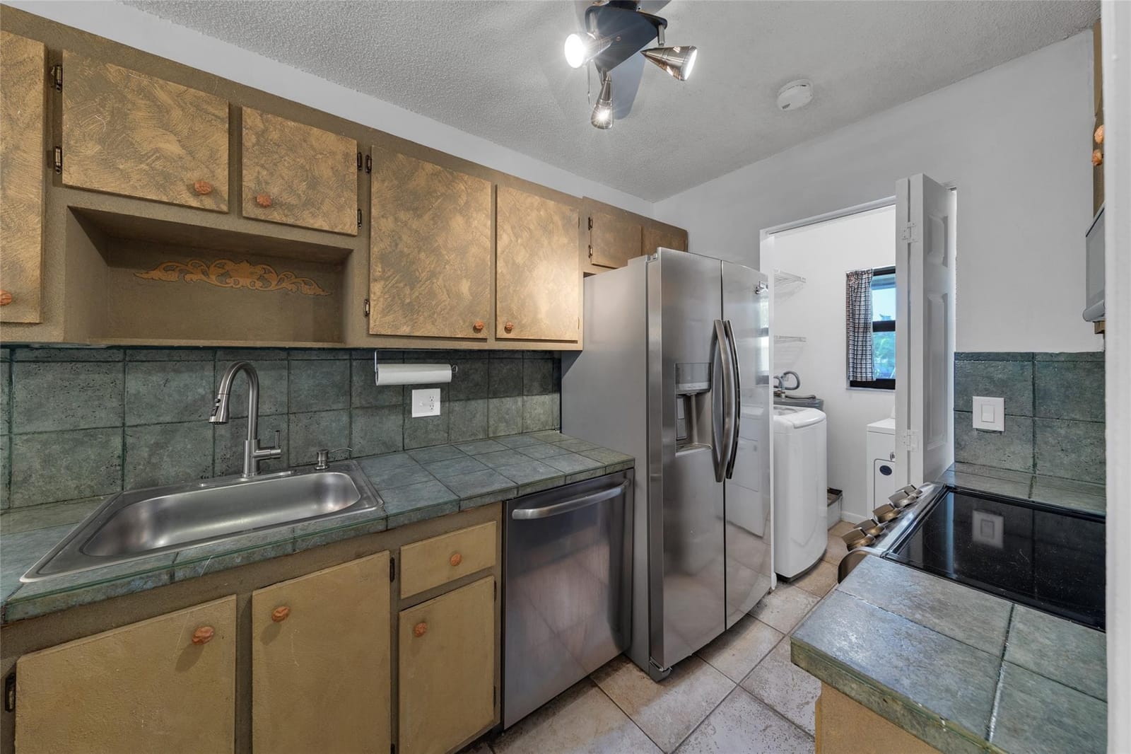 2912 NE 8th Terrace 204, Oakland Park, FL 33334 photo 15