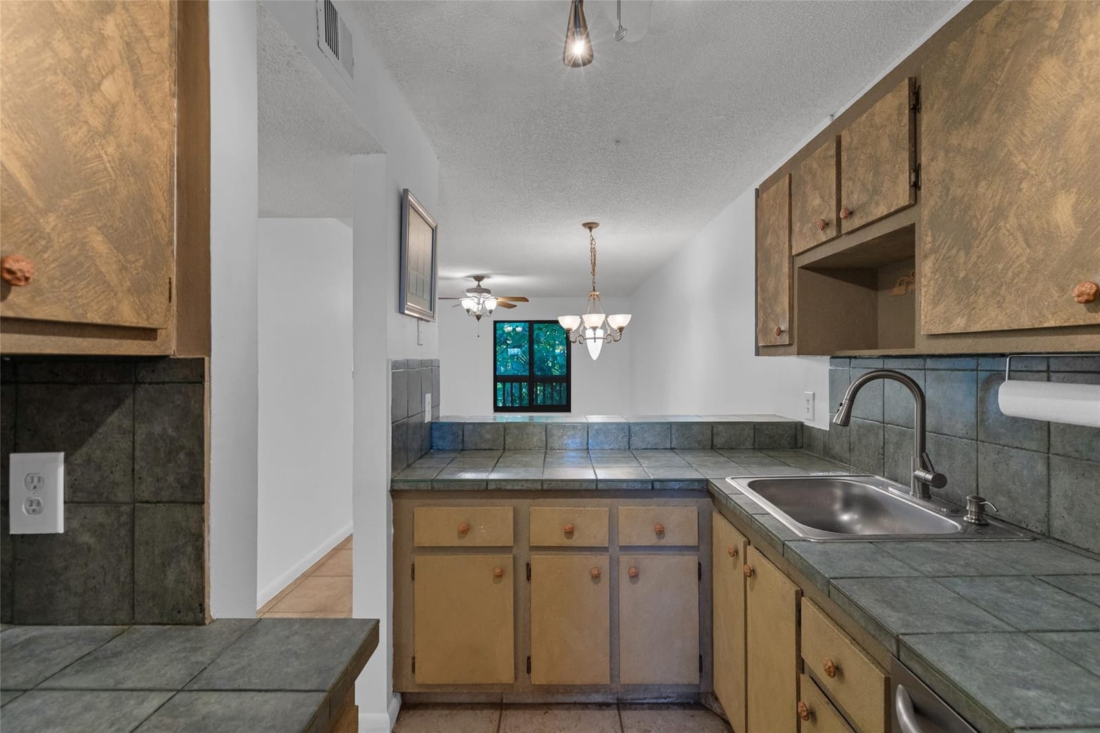 2912 NE 8th Terrace 204, Oakland Park, FL 33334 photo 17