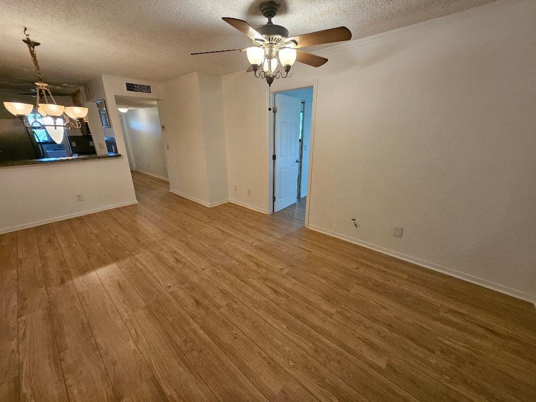 2912 NE 8th Terrace 204 — photo 5