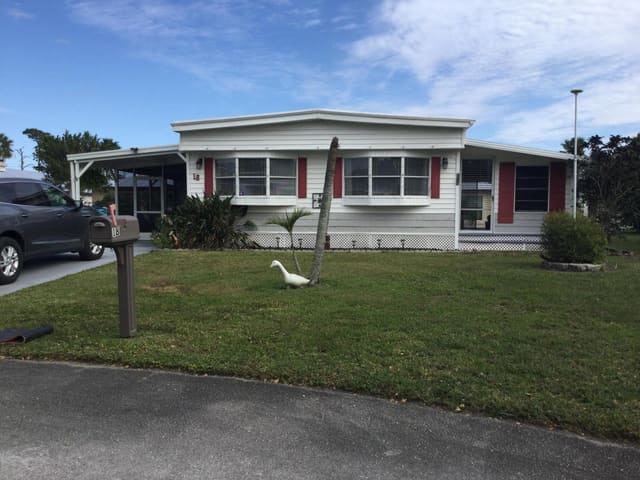18 Madrid Lane, Port St. Lucie, FL 34952