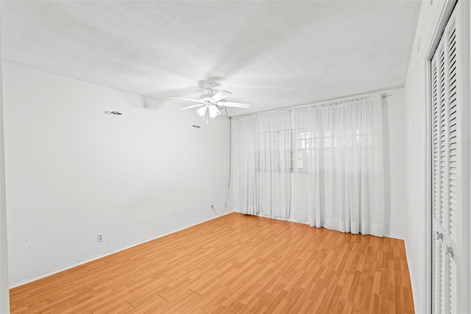 3200 N Palm Aire Drive 303 — photo 5