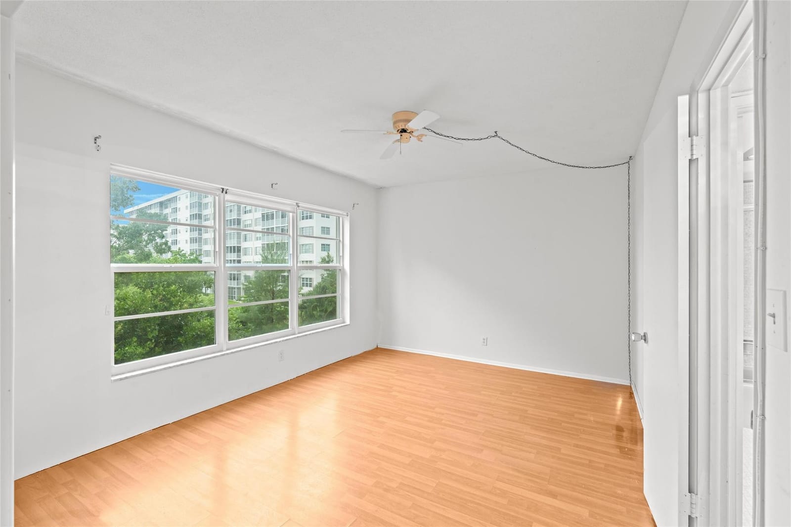 3200 N Palm Aire Drive 303 — photo 7