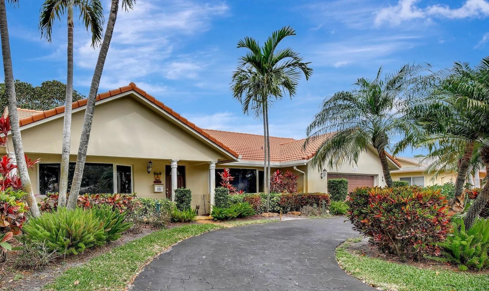 321 El Dorado Parkway, Plantation, FL 33317