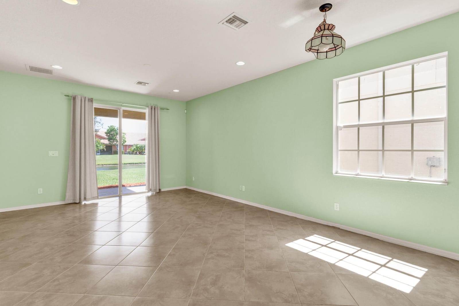 6380 Oxford Circle 104d — photo 2
