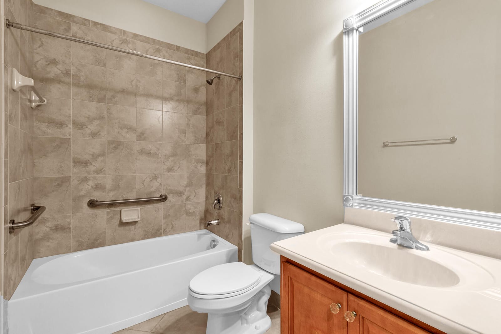 6380 Oxford Circle 104d — photo 8