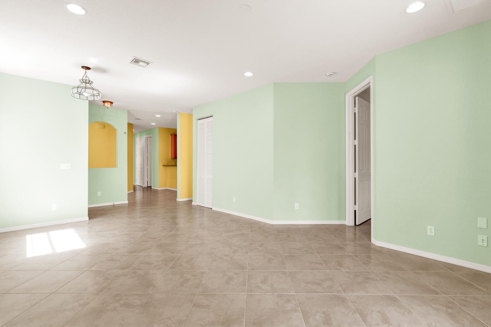 6380 Oxford Circle 104d — photo 4