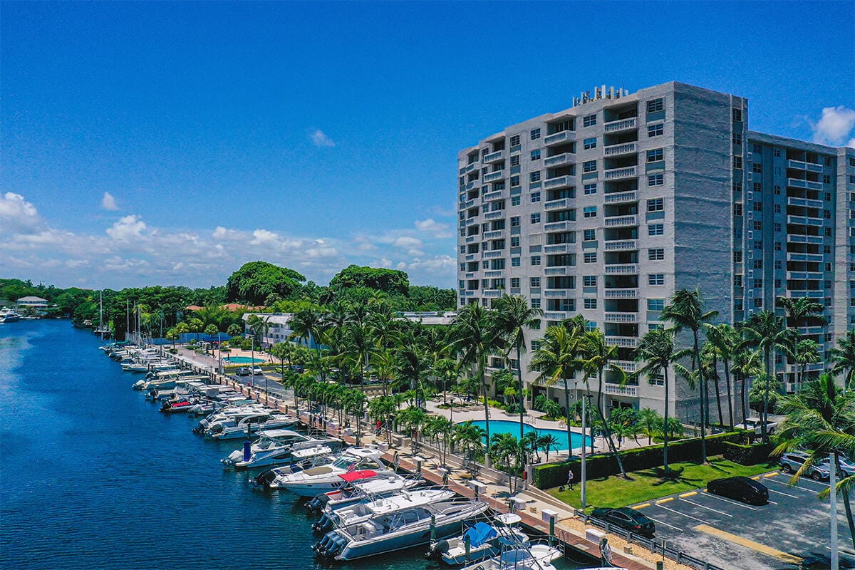 90 Edgewater Drive 522, Coral Gables, FL 33133