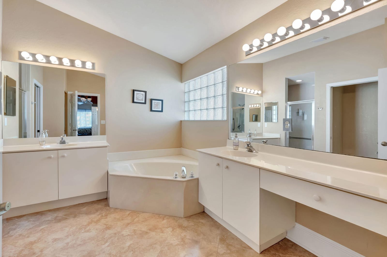 5959 Royal Club Drive, Boynton Beach, FL 33437 photo 28