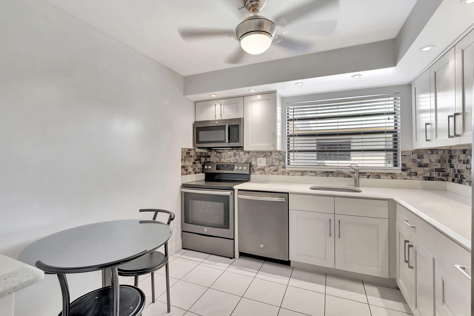 124 Capri C, Delray Beach, FL 33484 photo 9