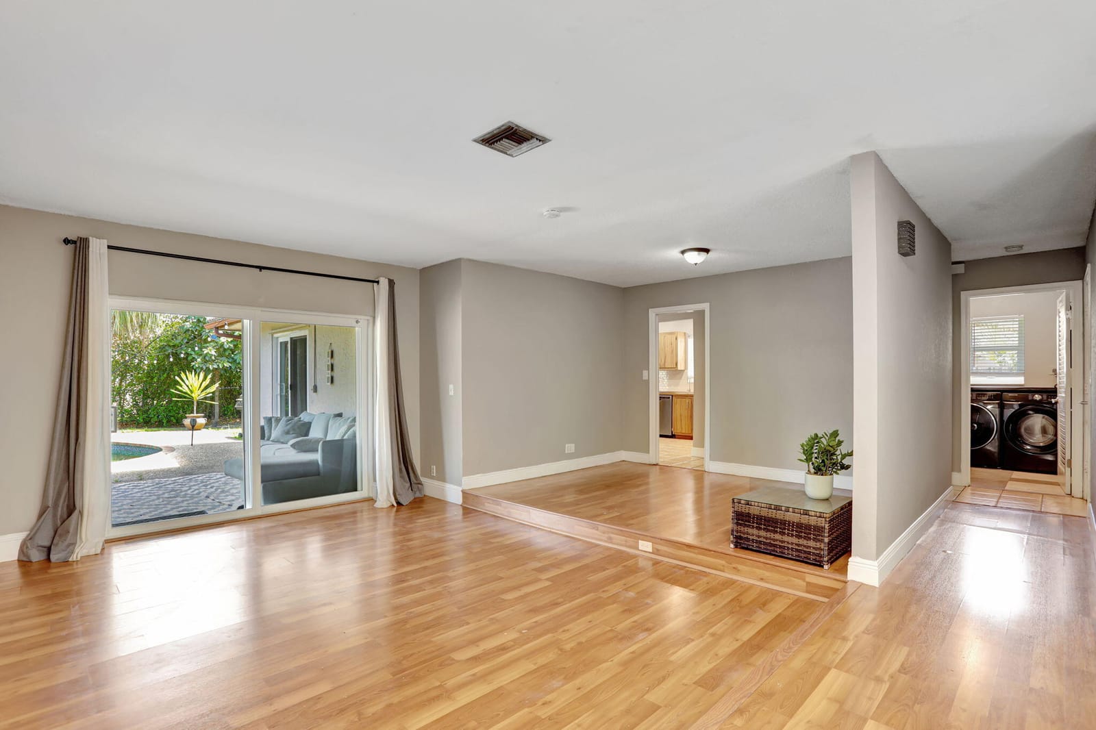 9062 NW 20 Manor — photo 4