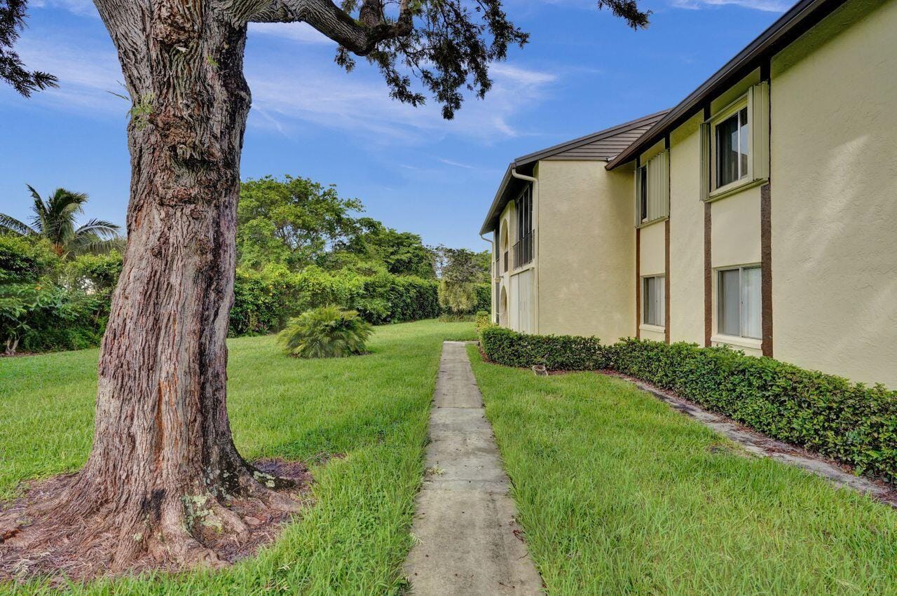 5900 Whispering Pine Way B-2, Greenacres, FL 33463 photo 3