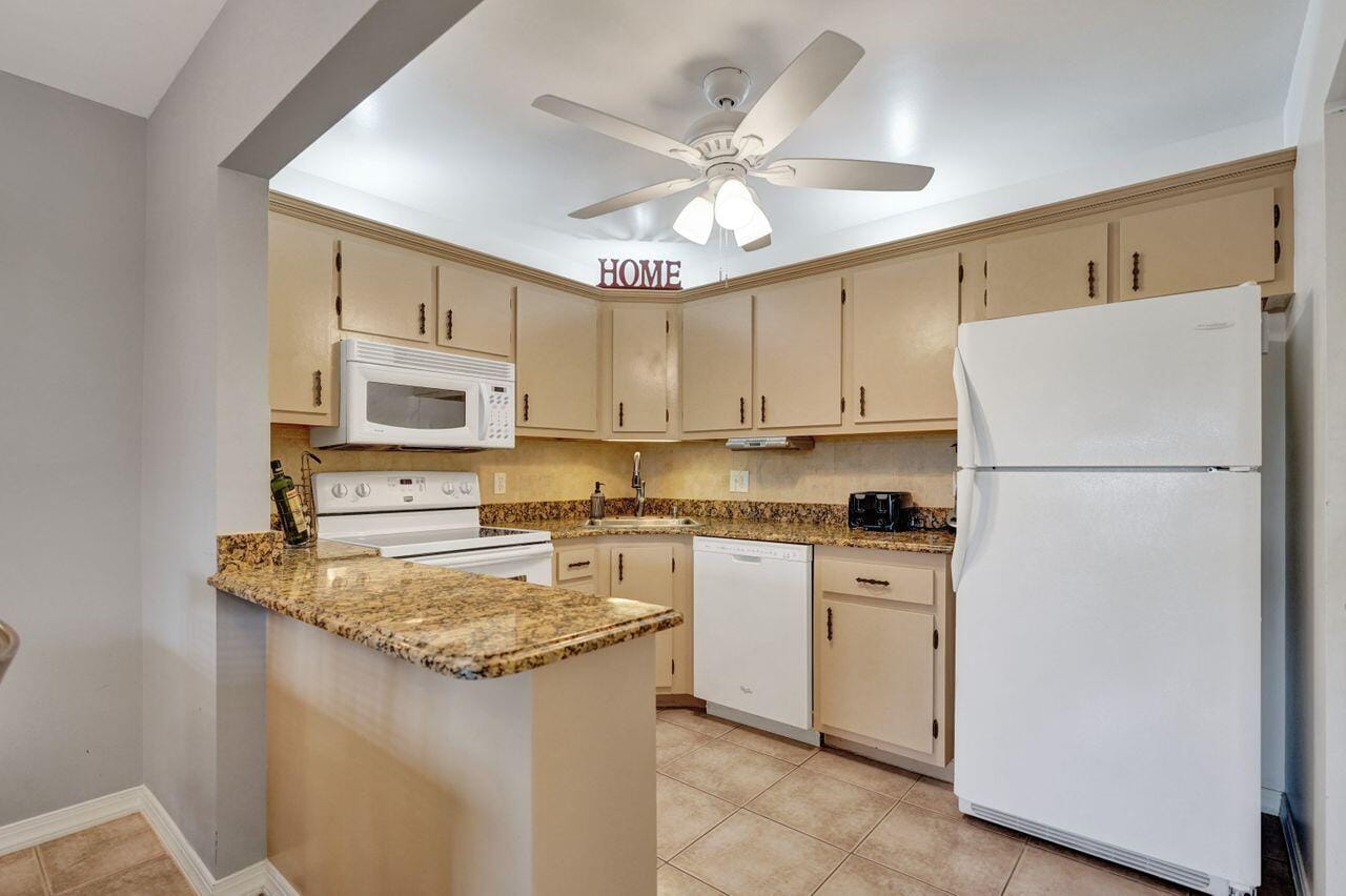 5900 Whispering Pine Way B-2, Greenacres, FL 33463 photo 4