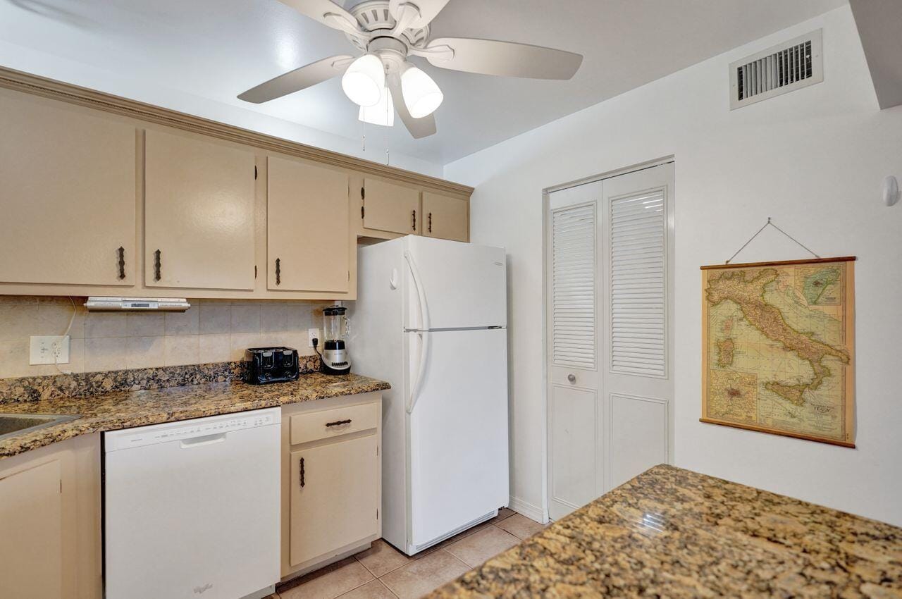 5900 Whispering Pine Way B-2, Greenacres, FL 33463 photo 5