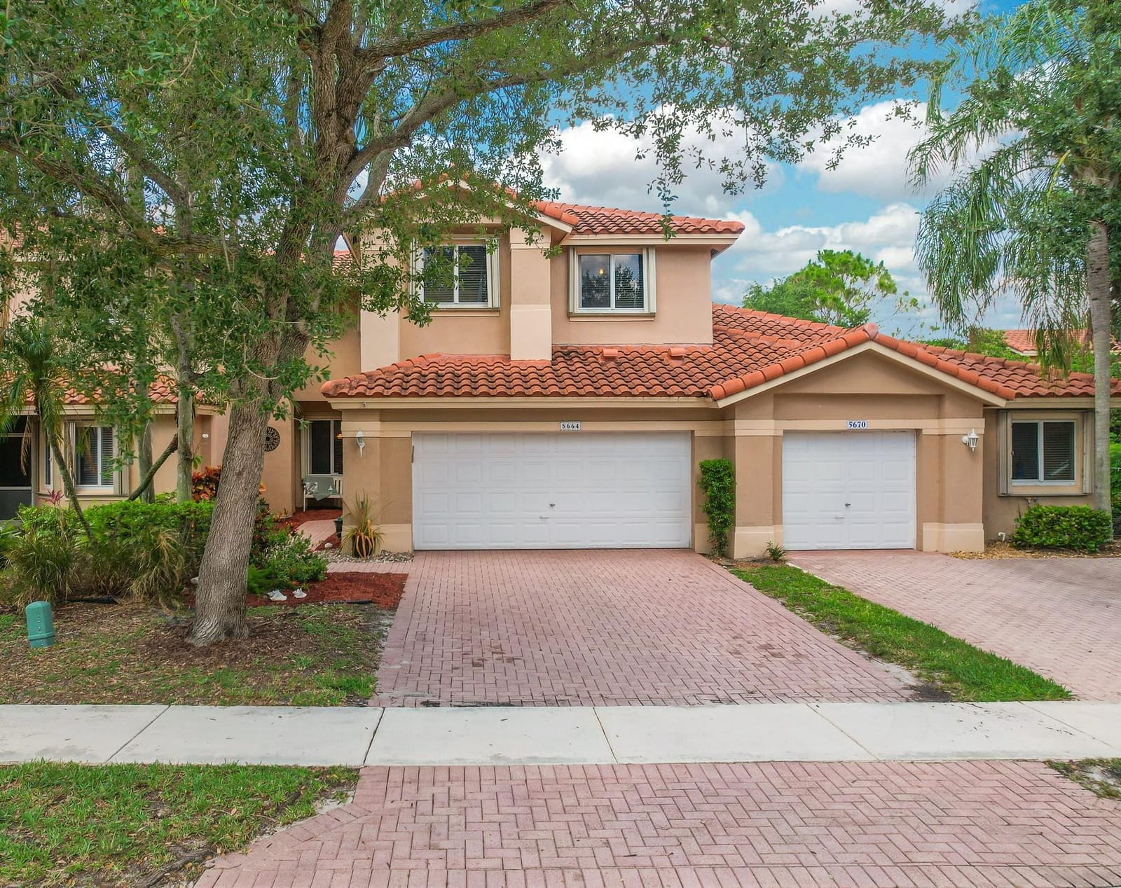 5664 NW 125th Avenue, Coral Springs, FL 33076