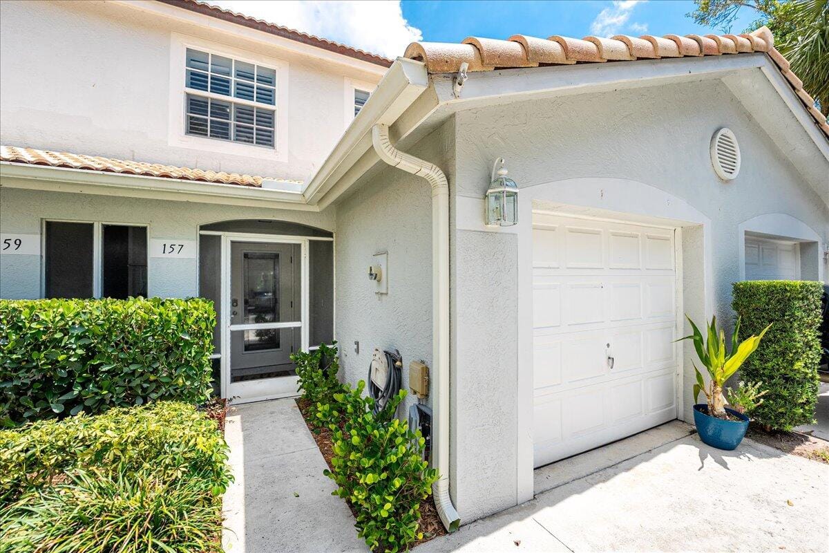 157 Fox Meadow Run, Jupiter, FL 33458 photo 2
