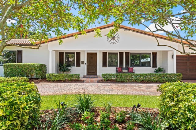 5750 SW 8th Court, Plantation, FL 33317