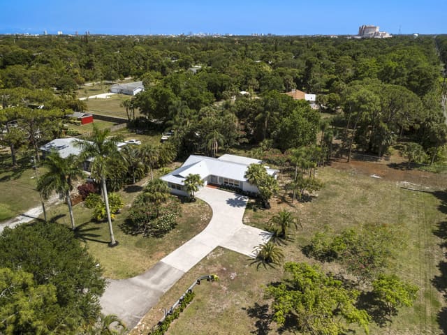 4972 S Kay Street, Palm Beach Gardens, FL 33418