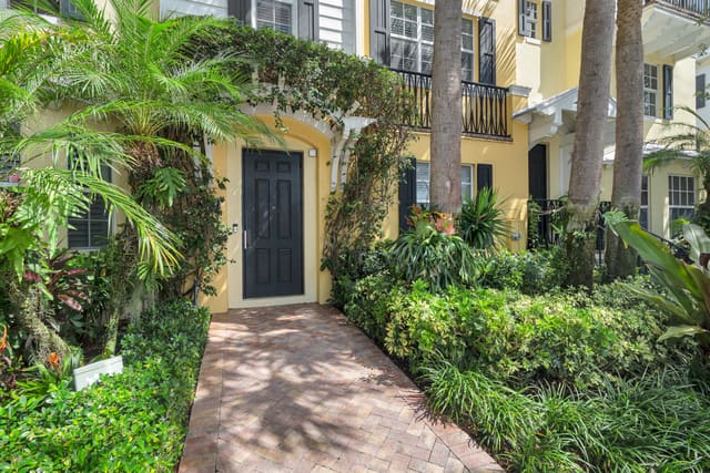 307 Flamingo Drive, sold in Magnolia Court, West Palm Beach, FL