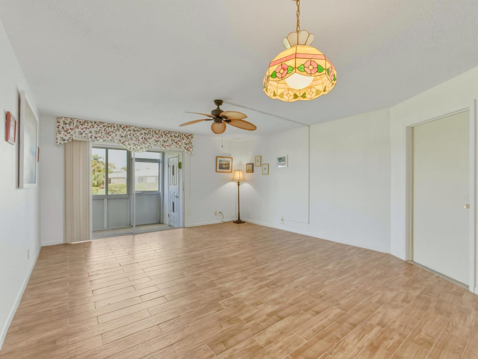 301 Circle Drive S 103 — photo 12