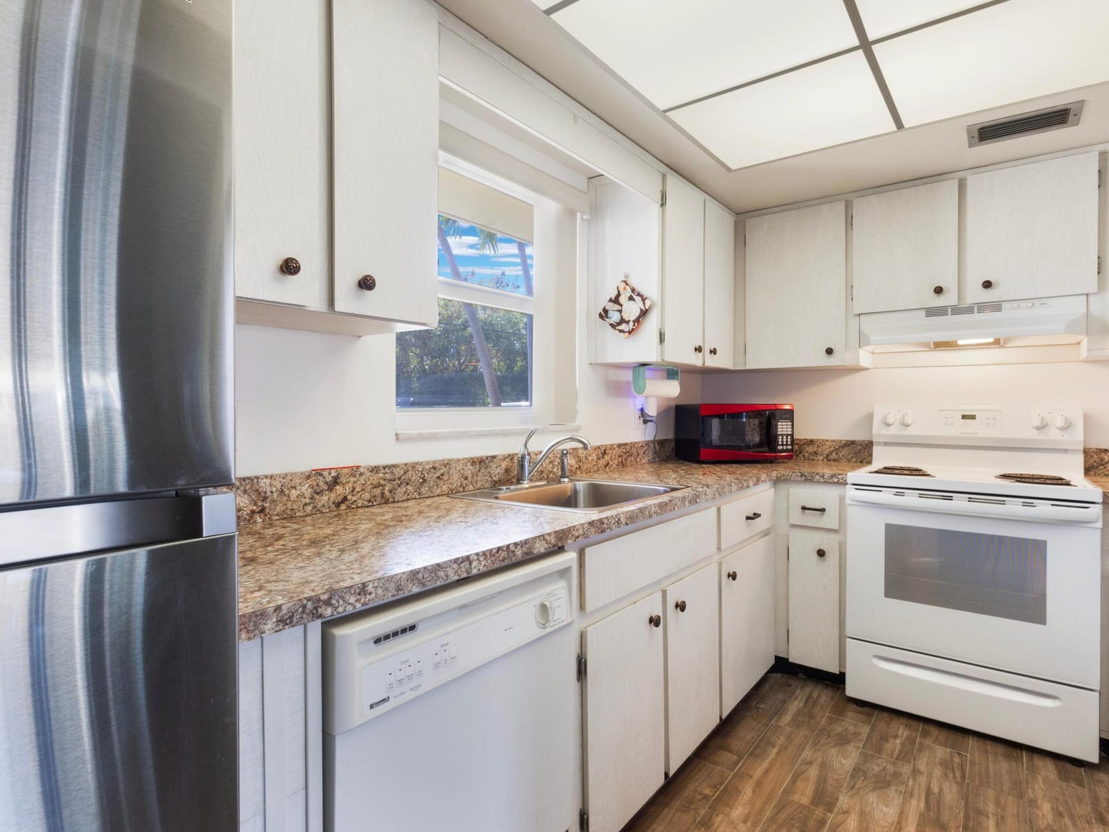 301 Circle Drive S 103 — photo 10