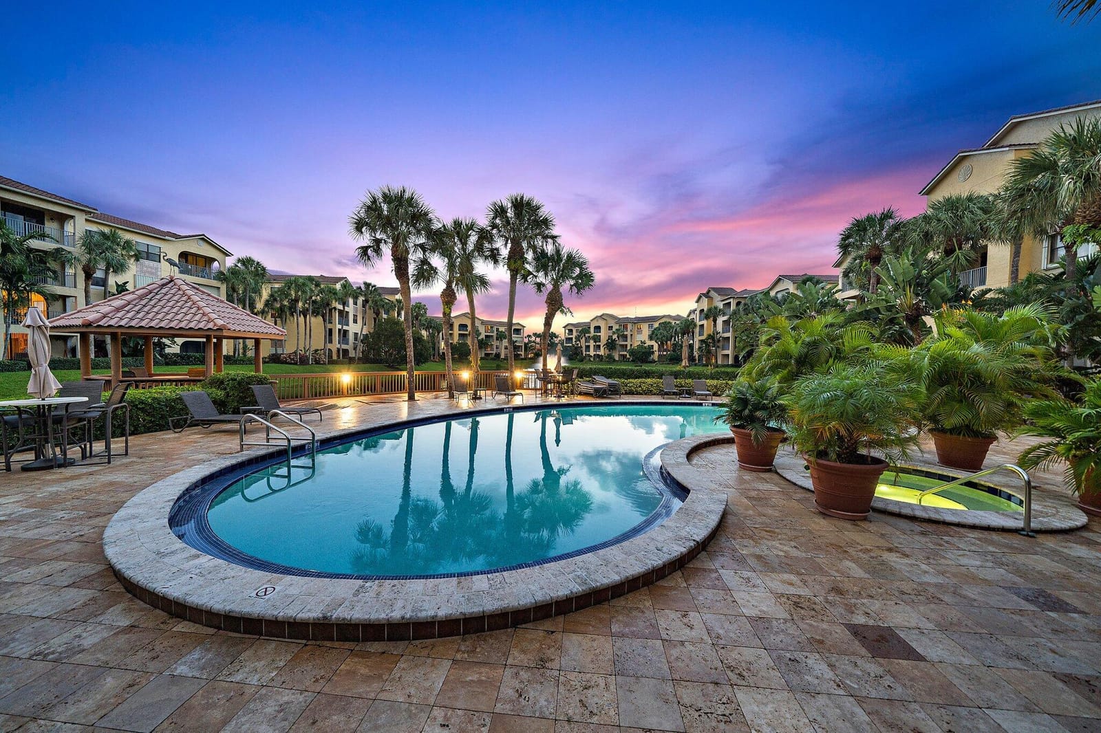 500 Uno Lago Drive 204, Juno Beach, FL 33408 photo 2