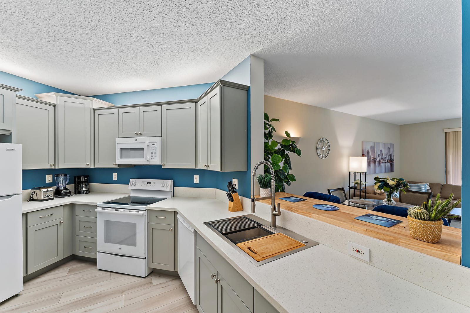 500 Uno Lago Drive 204, Juno Beach, FL 33408 photo 13