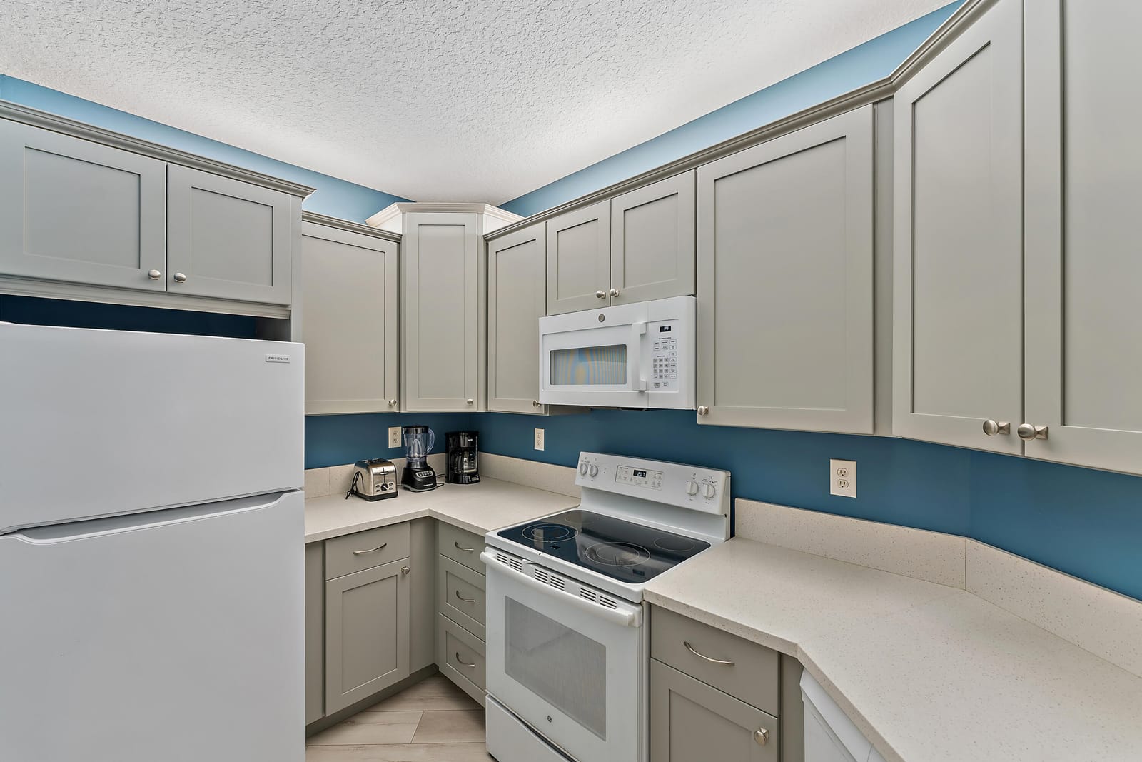 500 Uno Lago Drive 204, Juno Beach, FL 33408 photo 14