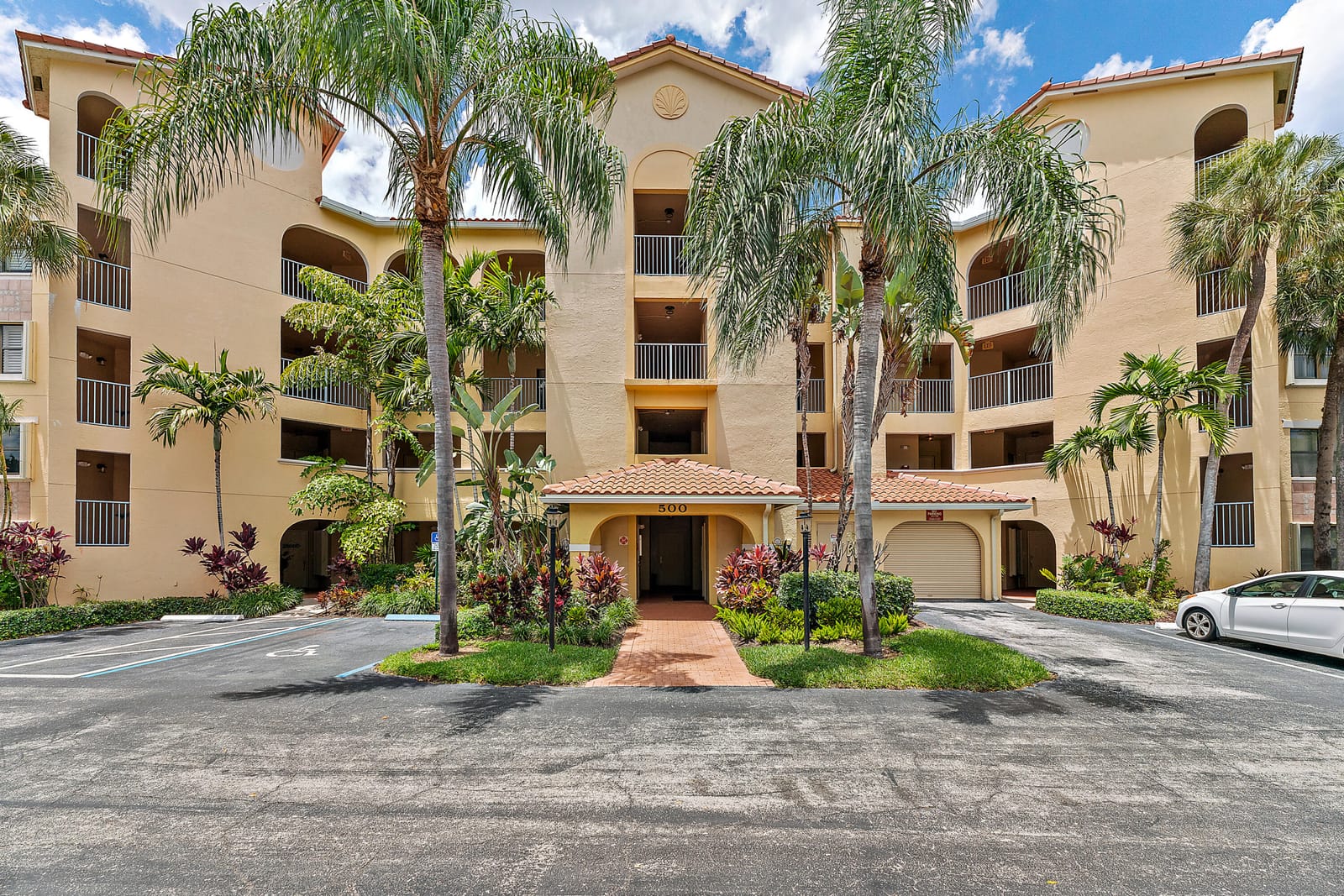 500 Uno Lago Drive 204, Juno Beach, FL 33408 photo 5